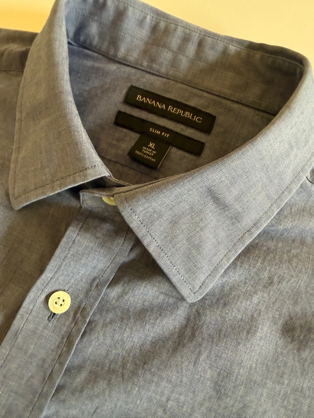 Banana Republic Men’s Slim Fit Shirt – Size XL – Blue Micro-Stripe